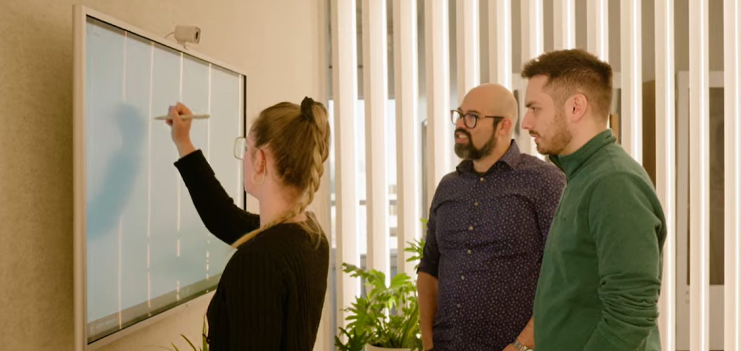 Team using a Vibe Board to conduct a successful innovation workshop.